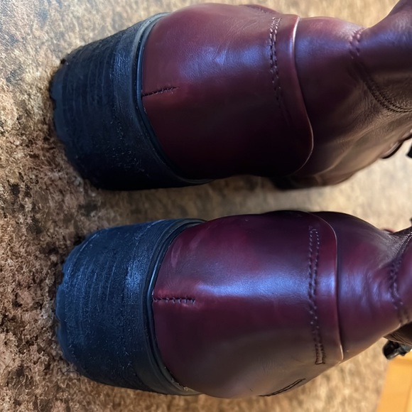 Gianni Bini Maroon Skull Embellished Low Profile Combat Boots Size 10 - Picture 4 of 9